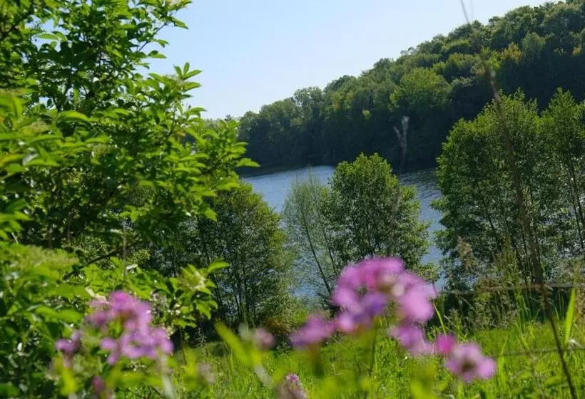 ホテル Siedlisko Egniu Agroturystyka Nad Jeziorem Pojezierze Drawskie