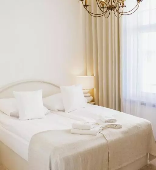 Aamiaismajoitus (B&B) Columbus Ustka   Marynarki Polskiej 2