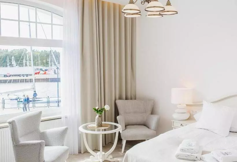 Aamiaismajoitus (B&B) Columbus Ustka   Marynarki Polskiej 2