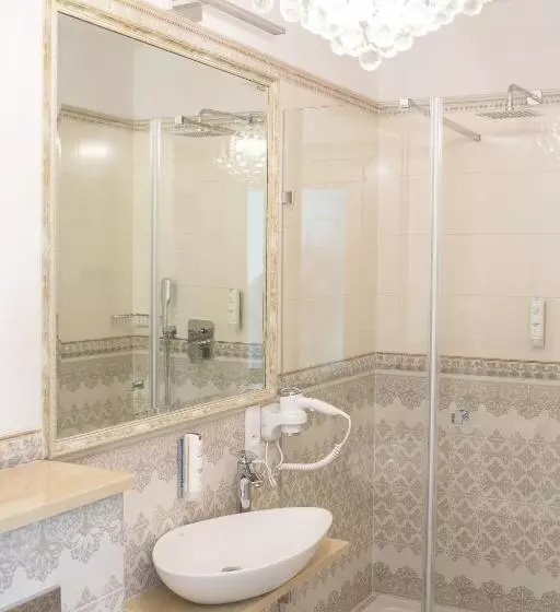 Aamiaismajoitus (B&B) Columbus Ustka   Marynarki Polskiej 2