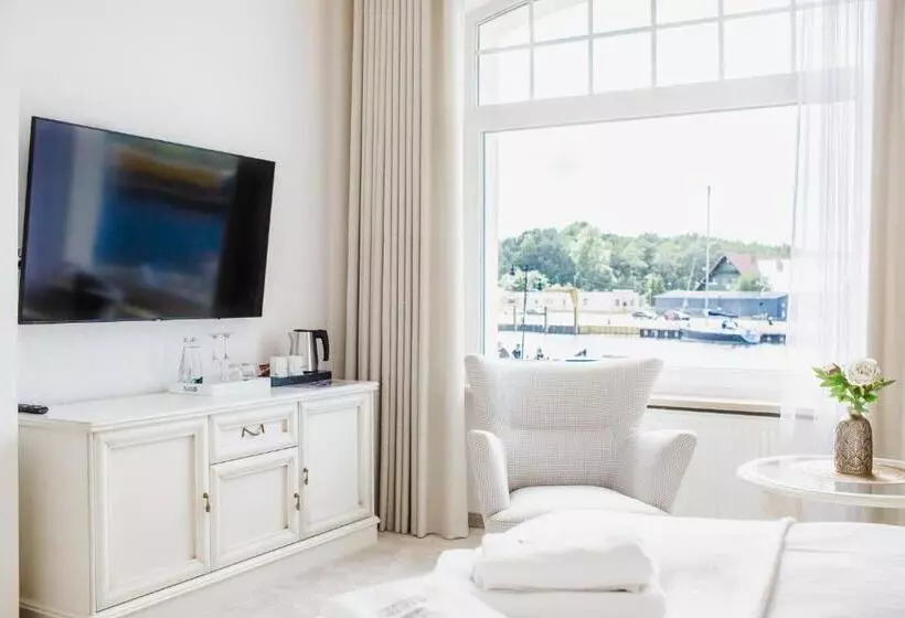 Aamiaismajoitus (B&B) Columbus Ustka   Marynarki Polskiej 2