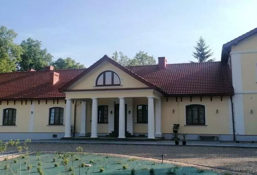 ベッドアンドブレックファースト Dom Weselny  Dwór W Jurowcach