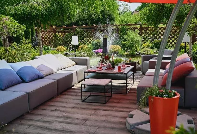 Aamiaismajoitus (B&B) Willa Mycyny Oraz Domki