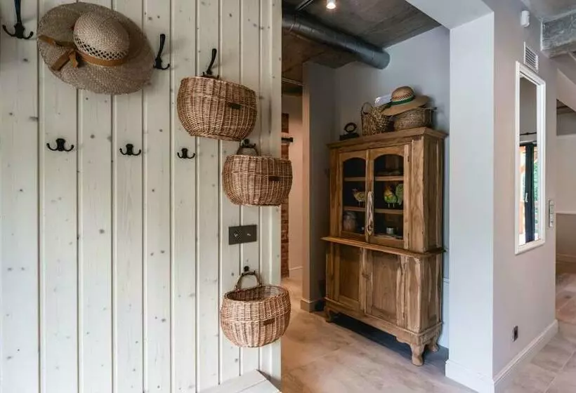 ベッドアンドブレックファースト Witoszyn28