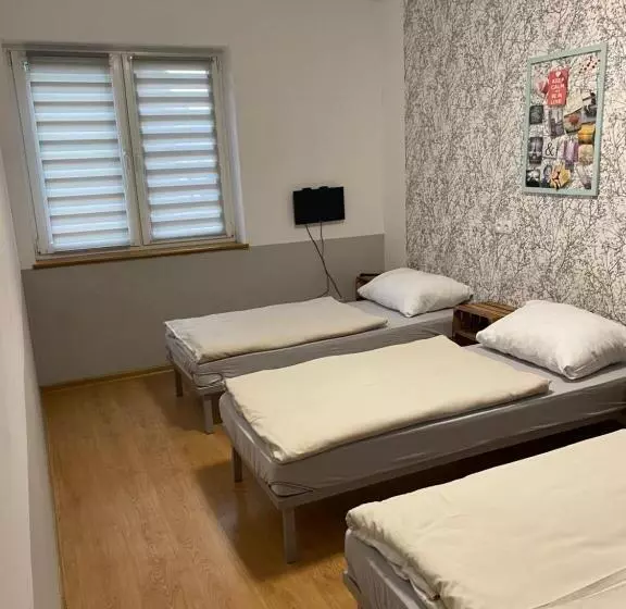 ユースホステル Hgs Home Noclegi Pracownicze Parking , łazienki