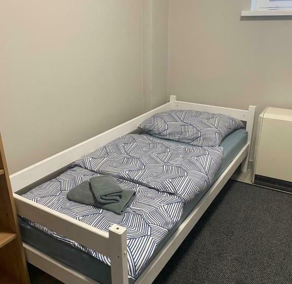 הוסטל Noclegi Pracownicze Parking Busy