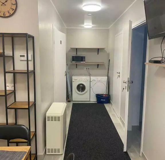 Retkeilymaja Noclegi Pracownicze Parking Busy