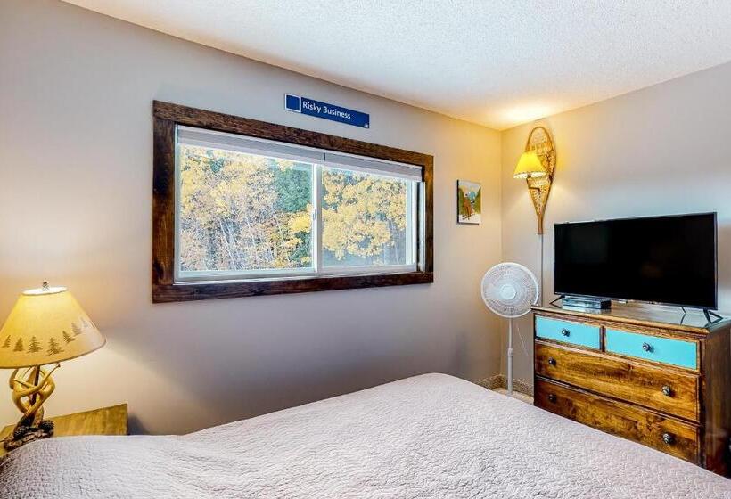 בית מלון כפרי Fall Line W212