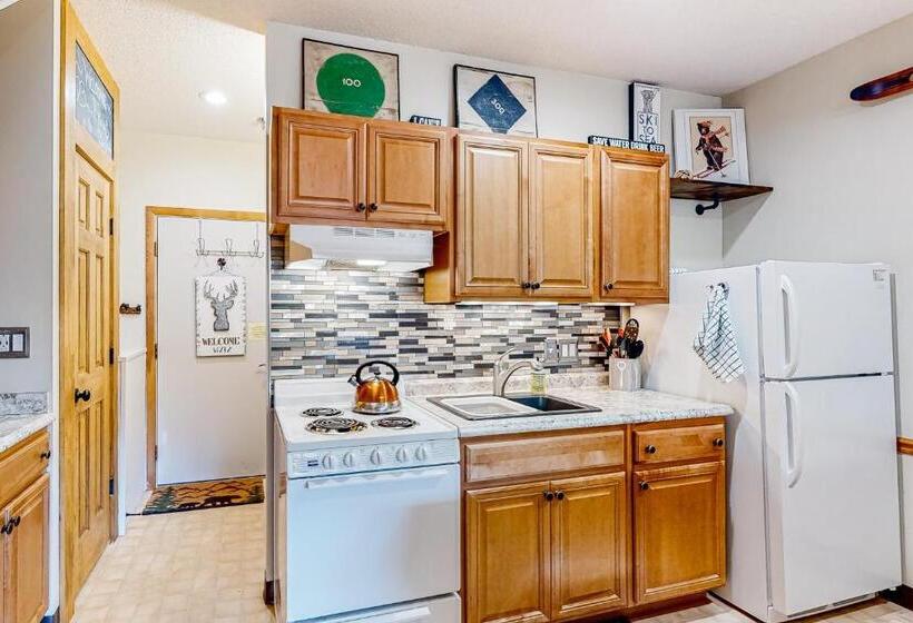 בית מלון כפרי Fall Line W212