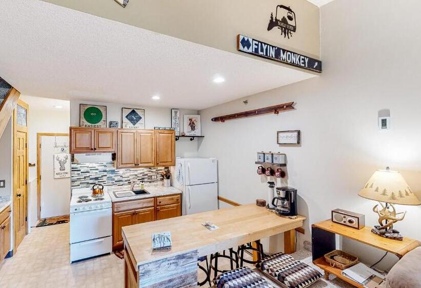 בית מלון כפרי Fall Line W212