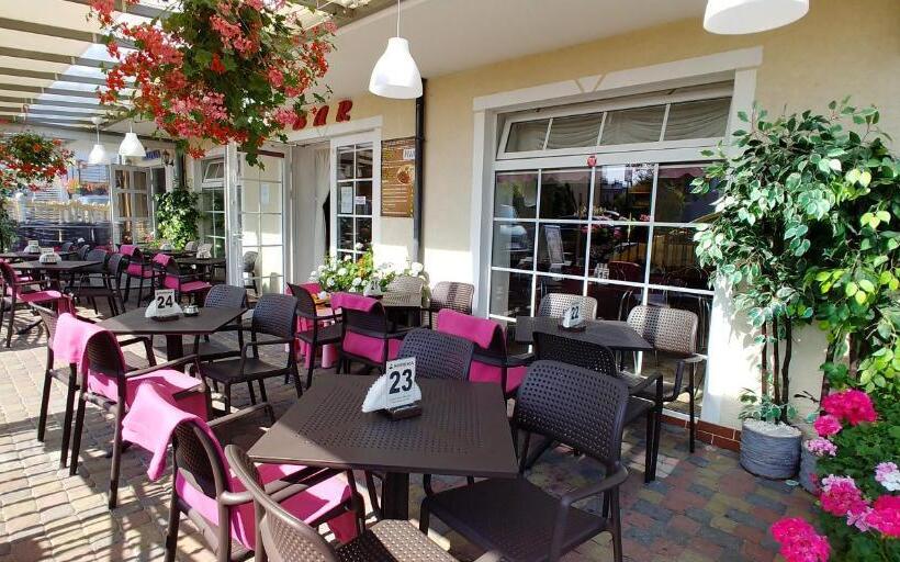 בית מלון כפרי Riwiera Dźwirzyno