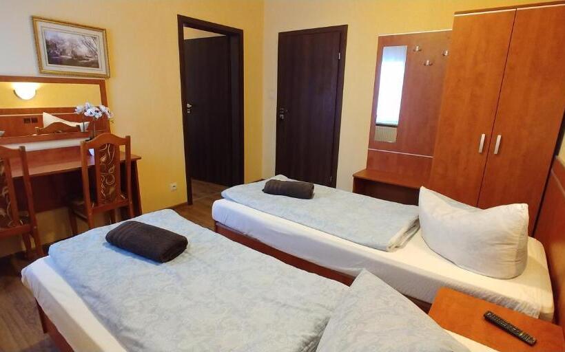 בית מלון כפרי Riwiera Dźwirzyno