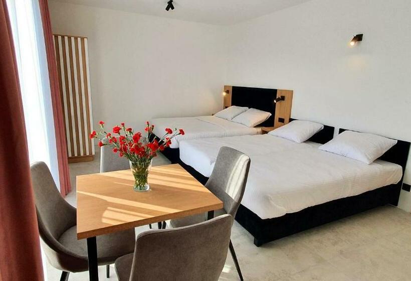 Pension Bursztynowa Rosa & Wypożyczalnia Rowerów Elektrycznych