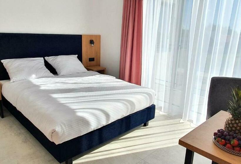 Pension Bursztynowa Rosa & Wypożyczalnia Rowerów Elektrycznych