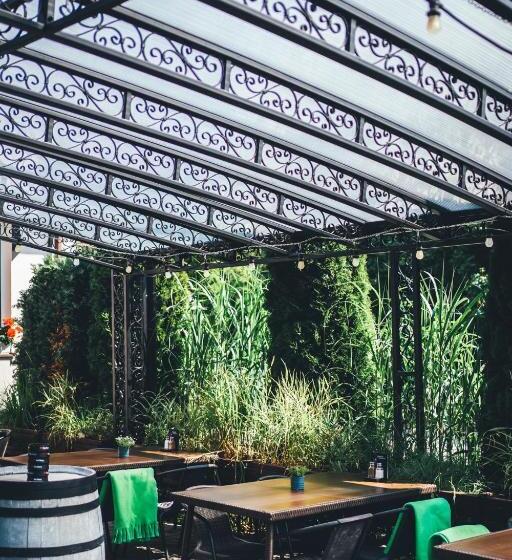 הוסטל Zajazd Avena