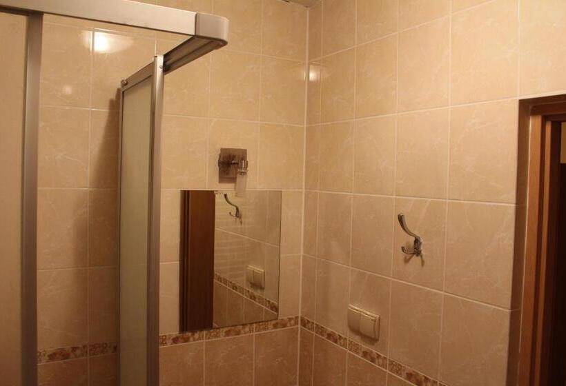 호스텔 Zajazd Jagnar