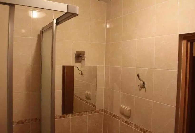 Retkeilymaja Zajazd Jagnar