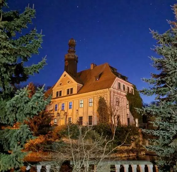 Aamiaismajoitus (B&B) Boutique Pałac Warmątowice Sienkiewiczowskie