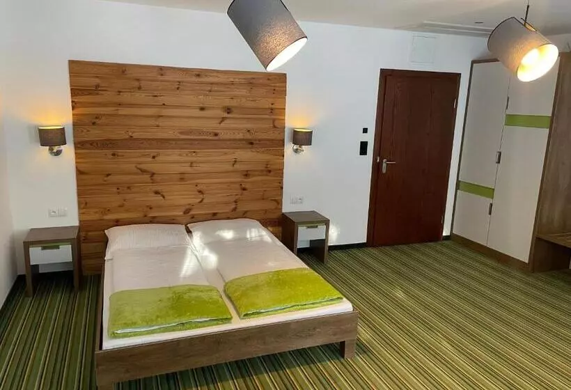 Aamiaismajoitus (B&B) Kompleks Taaka Ryba