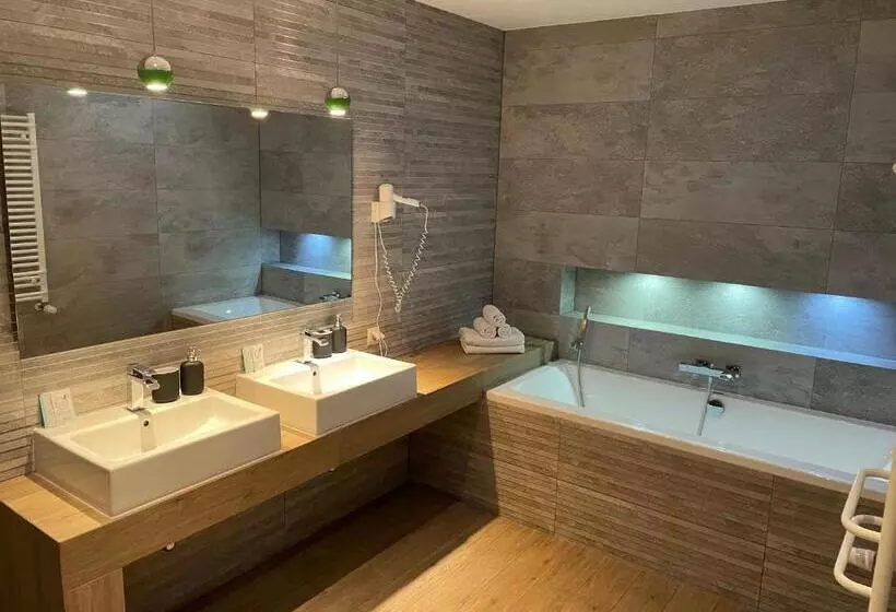 Aamiaismajoitus (B&B) Kompleks Taaka Ryba