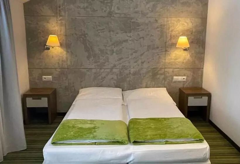 Aamiaismajoitus (B&B) Kompleks Taaka Ryba