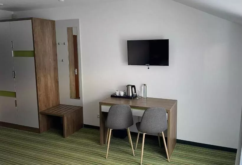 Aamiaismajoitus (B&B) Kompleks Taaka Ryba