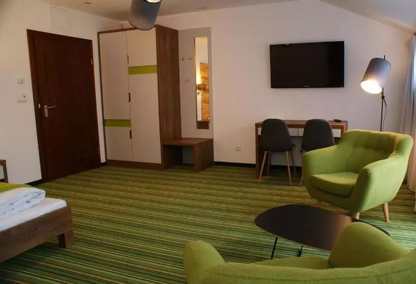 Aamiaismajoitus (B&B) Kompleks Taaka Ryba