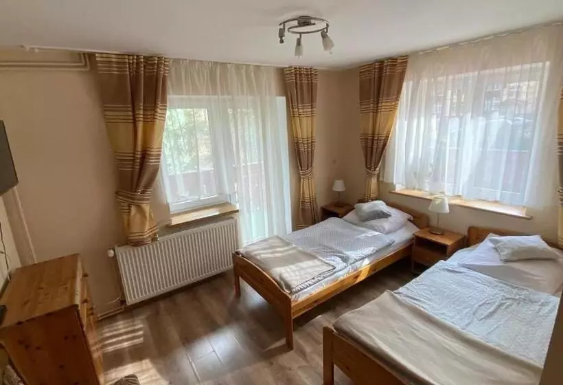 Aamiaismajoitus (B&B) Pensjonat Merkury