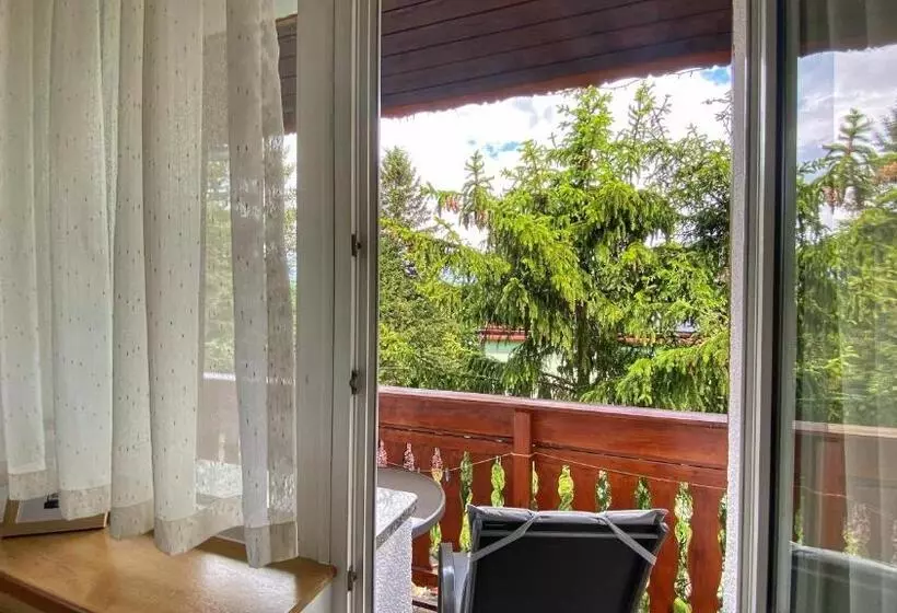 Aamiaismajoitus (B&B) Pensjonat Merkury