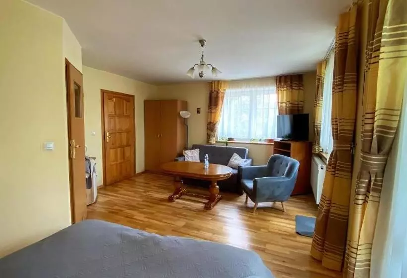 Aamiaismajoitus (B&B) Pensjonat Merkury