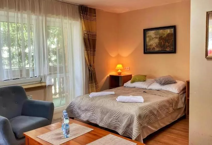 Aamiaismajoitus (B&B) Pensjonat Merkury