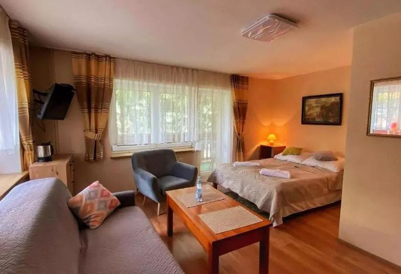 Aamiaismajoitus (B&B) Pensjonat Merkury