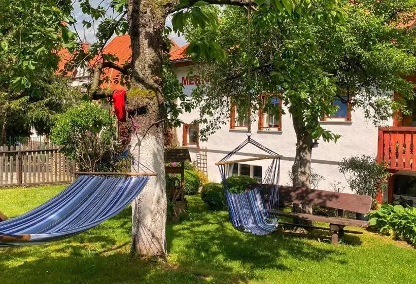 Aamiaismajoitus (B&B) Pensjonat Merkury