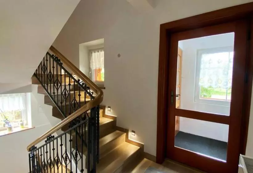 Aamiaismajoitus (B&B) Pensjonat Merkury