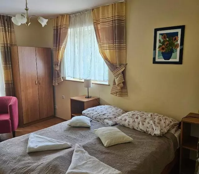 Aamiaismajoitus (B&B) Pensjonat Merkury