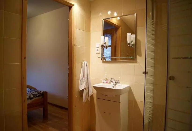 Aamiaismajoitus (B&B) Pensjonat Merkury