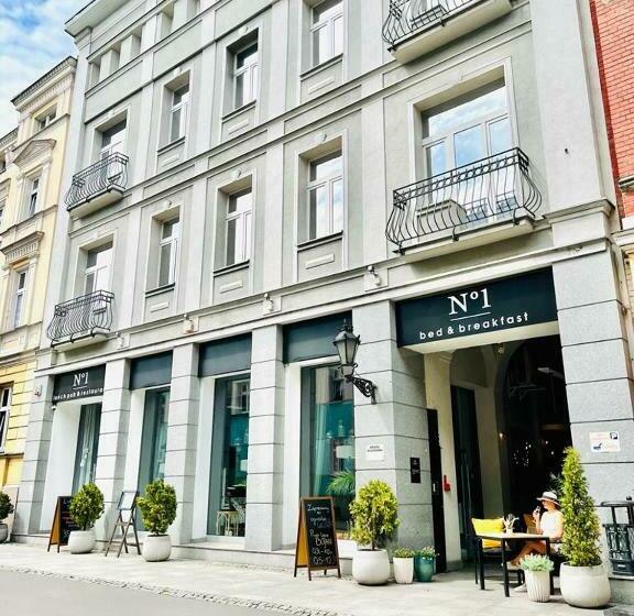 تختخواب و صبحانه No1 Bed&breakfast Restauracja