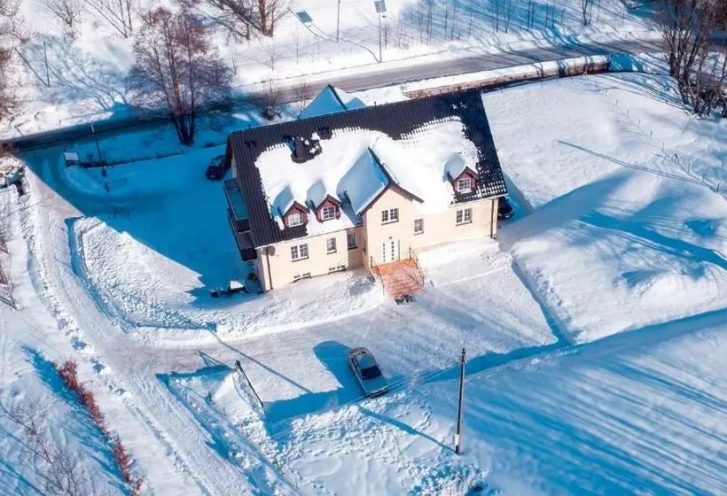 تختخواب و صبحانه Róża Sudetów