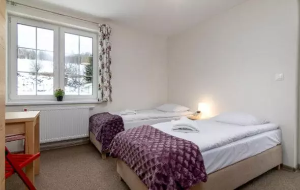 تختخواب و صبحانه Róża Sudetów