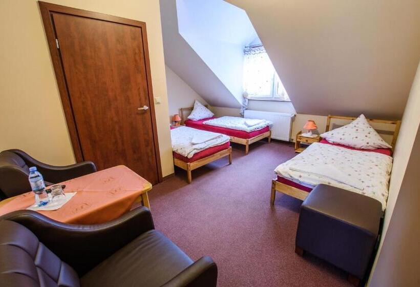 Dwór Skalny Apartamenty, Pokoje I Restauracja Karczma Skalna