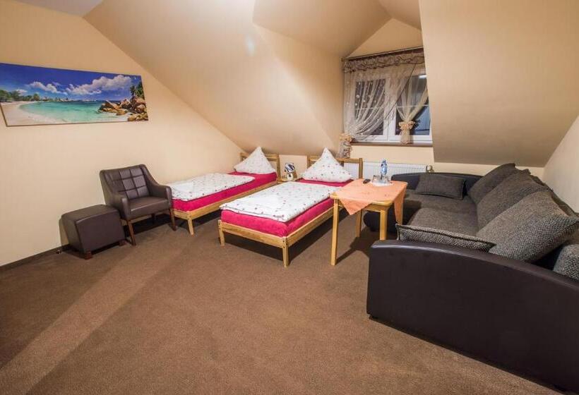 Dwór Skalny Apartamenty, Pokoje I Restauracja Karczma Skalna