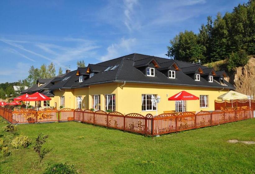 Dwór Skalny Apartamenty, Pokoje I Restauracja Karczma Skalna