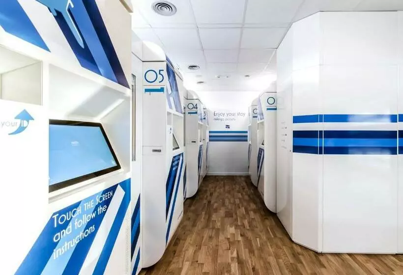 カプセルホテル Resting Pods Zzzleepandgo Modlin Airport Wmi