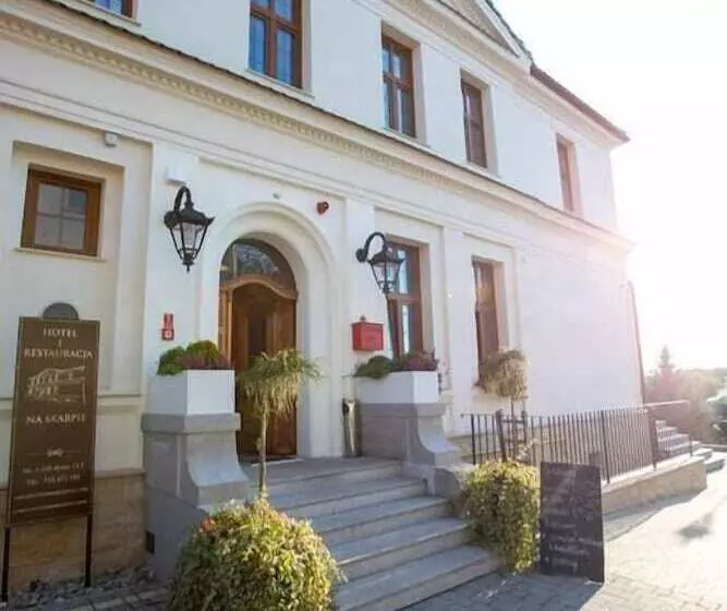 Hotelli I Restauracja Na Skarpie