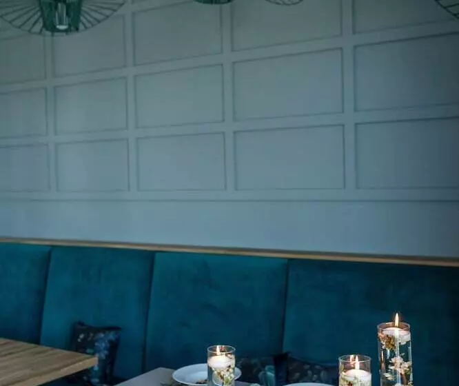 Hotelli I Restauracja Na Skarpie