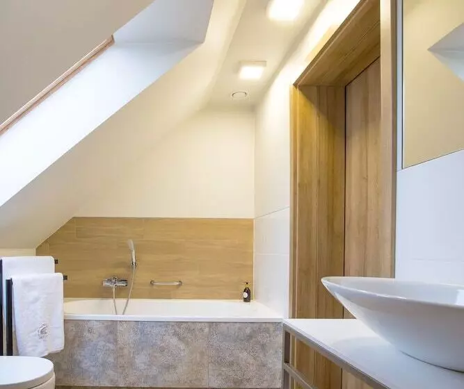 Hotelli I Restauracja Na Skarpie