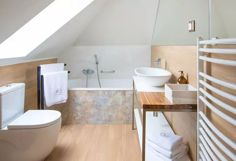 Hotelli I Restauracja Na Skarpie