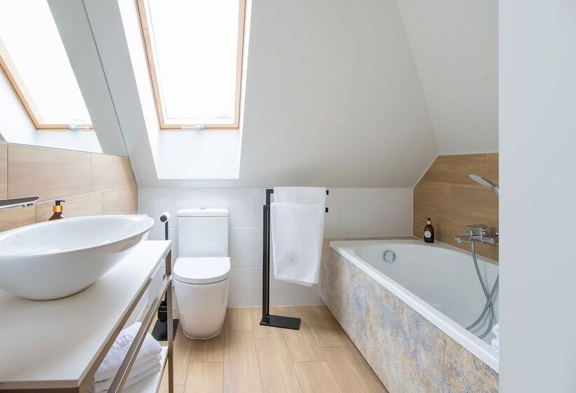 فندق I Restauracja Na Skarpie