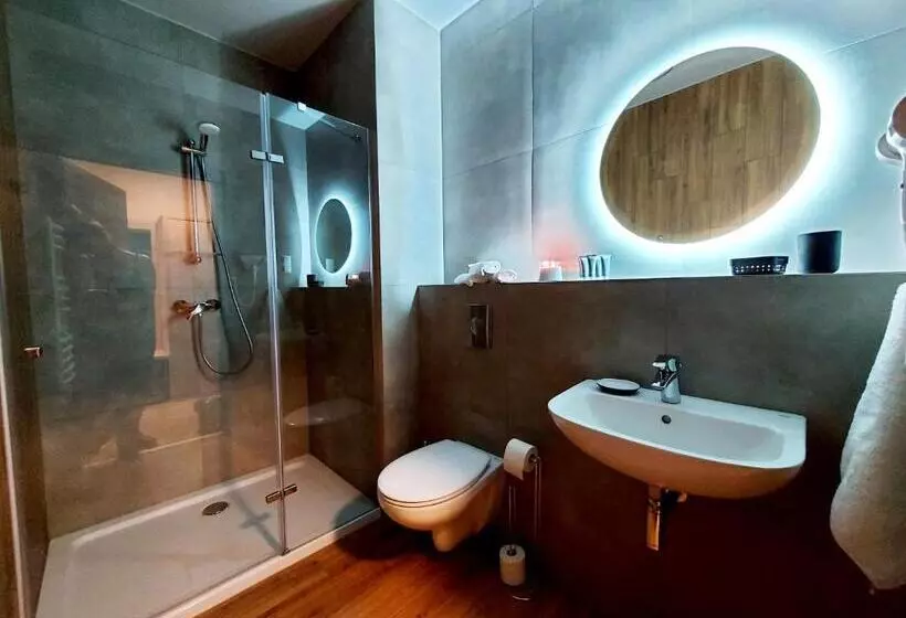 Hotelli Pensjonat I Restauracja Hubertówka