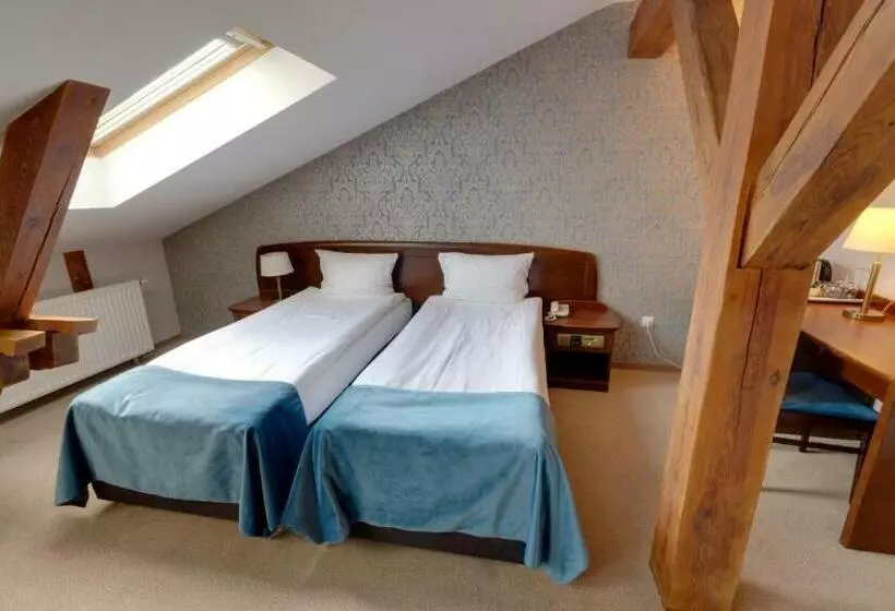 Pałac Mierzęcin Wellness & Wine Resort